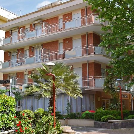 Hotel Arno ミザーノ・アドリアーティコ エクステリア 写真