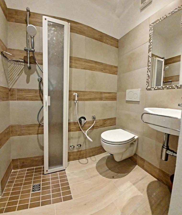 Hotel Arno ミザーノ・アドリアーティコ エクステリア 写真