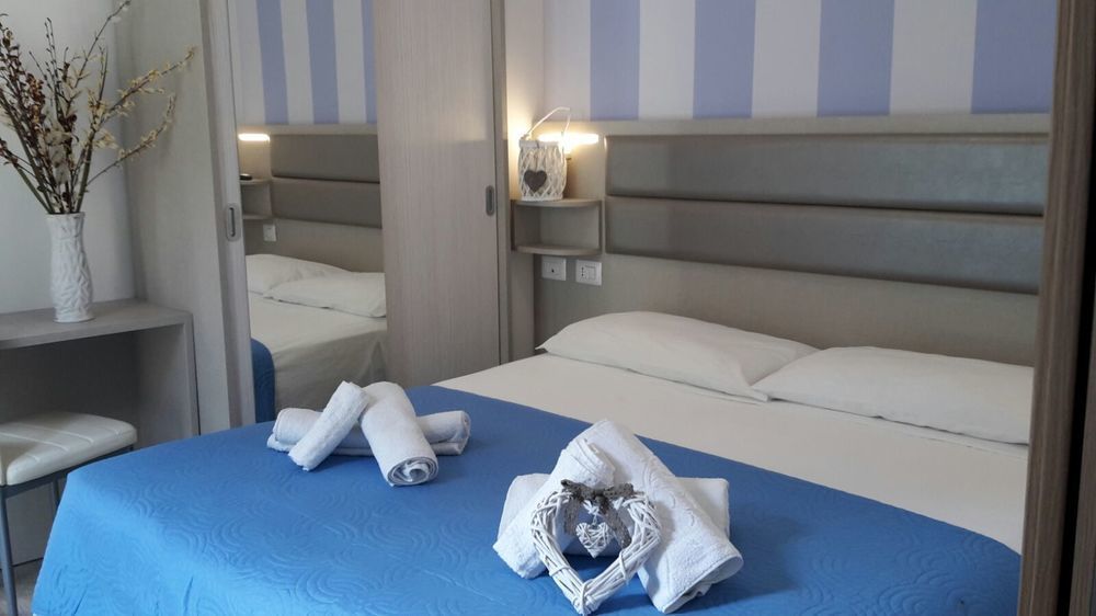 Hotel Arno ミザーノ・アドリアーティコ エクステリア 写真