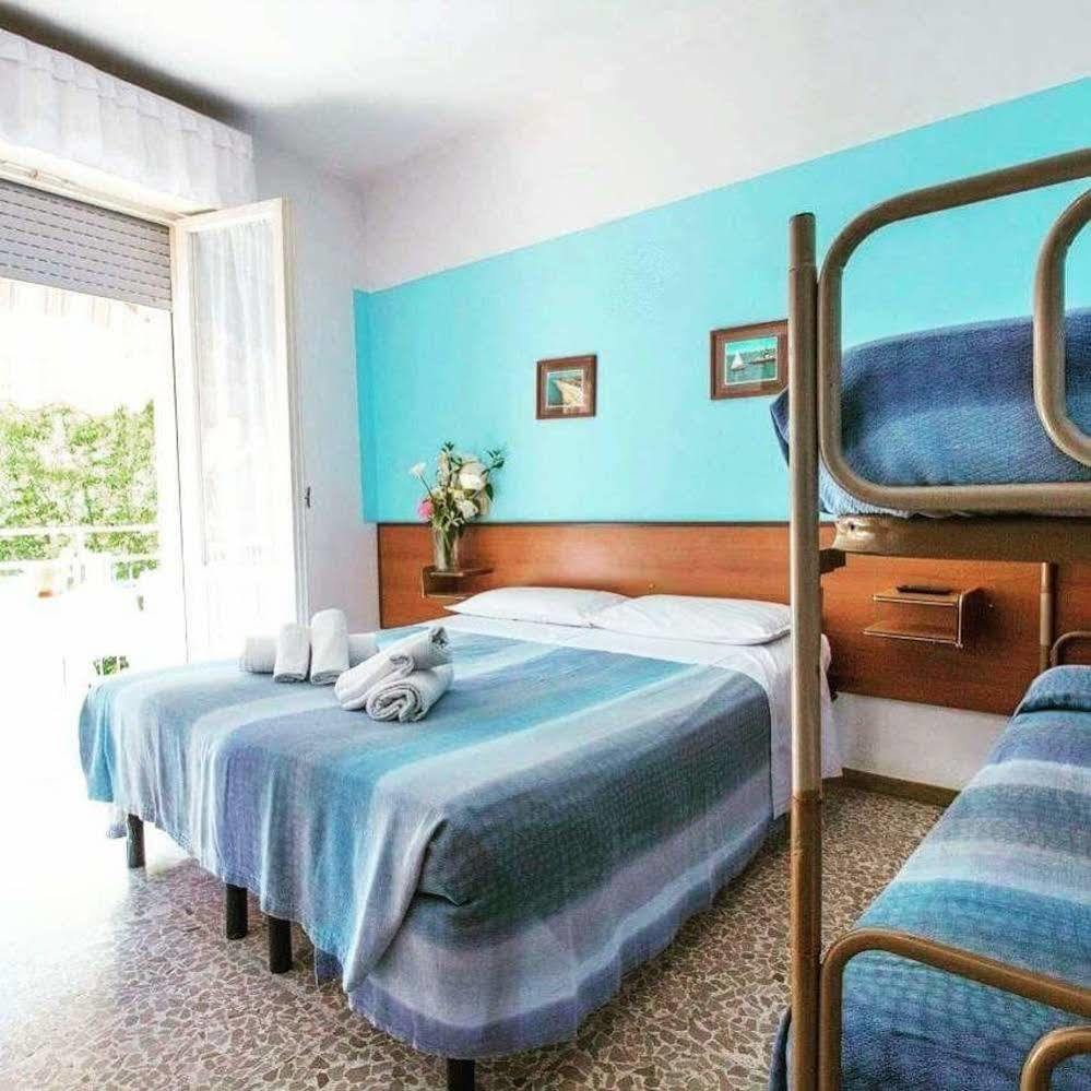 Hotel Arno ミザーノ・アドリアーティコ エクステリア 写真